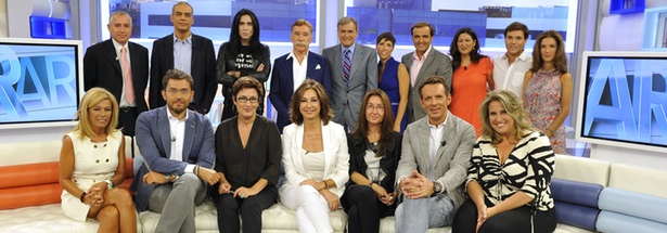 Ana Rosa y parte de su equipo de colaboradores