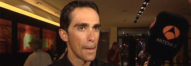 Alberto Contador tras escuchar la pregunta de Raúl Meda