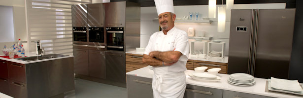 Karlos Arguiñano en su cocina de Antena 3