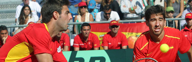 Marcel Granollers y Marc López jugaron los dobles por España en la Copa Davis