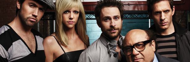Rob McElhenney, Charlie Day, Kaitlyn Olson, Glenn Howerton y Danny DeVito son los protagonistas de 'Colgados en Fidadelfia'