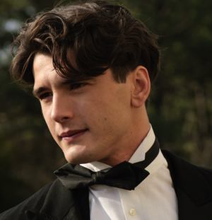 El actor Yon González durante la segunda temporada de 'Gran Hotel'