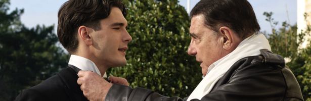 Yon González y el fallecido Jose Luis Gallardo en una escena de 'Gran Hotel'