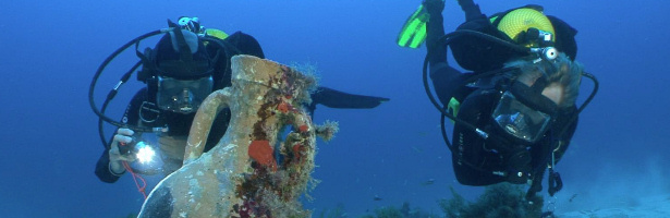 Calleja haciendo submarinismo