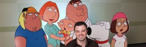 Seth MacFarlane junto a los personajes de &#39;Padre de Familia&#39;