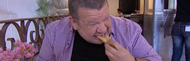 Alberto Chicote prueba el menú de uno de los restaurantes de 'Pesadilla en la cocina'