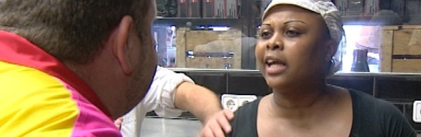 Alberto Chicote se enfrenta a una cocinera en 'Pesadilla en la cocina'