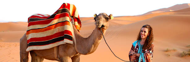 Raquel Sánchez Silva con un camello