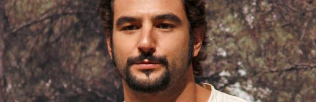 Antonio Velázquez es Juan, uno de los 'Hermanos' protagonistas de la nueva miniserie de Telecinco