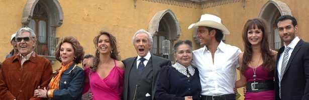 Los protagonistas de 'Soy tu dueña'