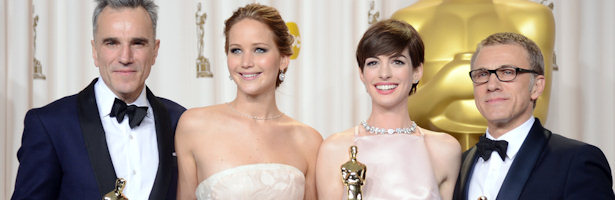 Daniel Day-Lewis, Jennifer Lawrence, Anne Hathaway y Christoph Waltz, ganadores de los Óscar interpretativos