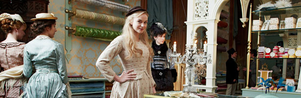 Joanna Vanderham como Denise Lovett en &#39;Galerías Paradise&#39;<span>©Jonathan Ford</span>