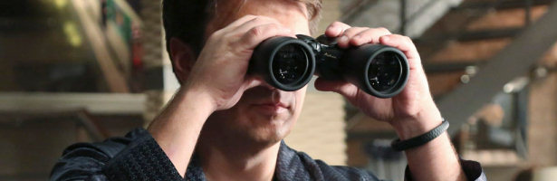 Richard Castle emula "La ventana indiscreta" en el capítulo 100 de 'Castle'