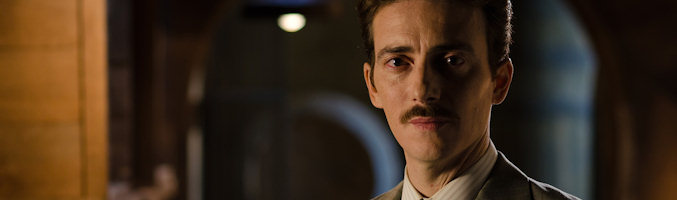 Marta Torné es Elena Cortázar, una de las hermanas de don Vicente