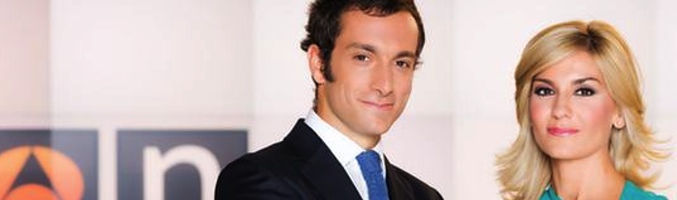 Álvaro Zancajo y Sandra Golpe, presentadores de &#39;Antena 3 noticias fin de semana&#39;