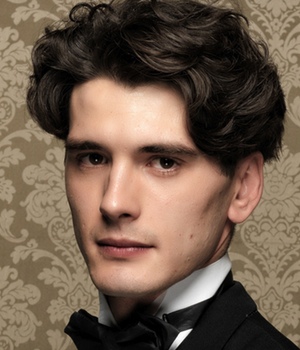 Yon González es Julio en &#39;Gran Hotel&#39;
