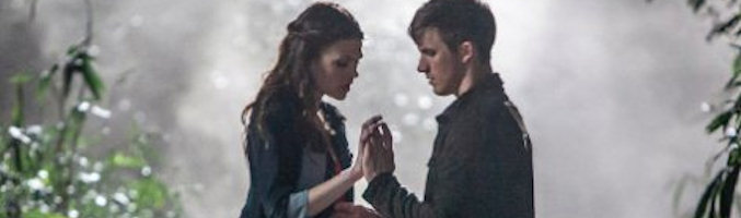 Emery y Roman, los protagonistas de 'Star Crossed'