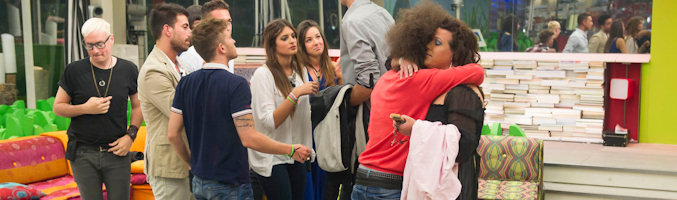 Los concursantes de 'Gran Hermano catorce' reciben a Nacho y Desi tras la expulsión de Saray
