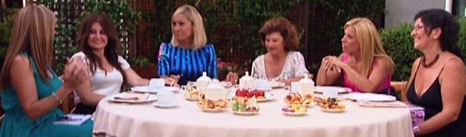 Luján Argüelles con las madres, en la final de la segunda temporada de '¿Quién casarse con mi hijo?'