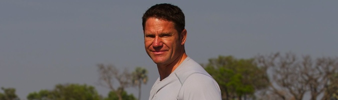 El presentador de 'Nadando entre monstruos', Steve Backshall