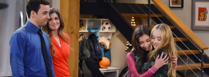 Cory y Topanga con su hija Riley y la amiga de ésta, Maya