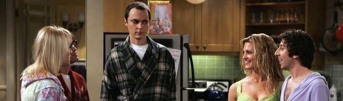Escena de un capítulo de la serie de CBS 'The Big Bang Theory', con Jim Parsons y Kaley Cuoco