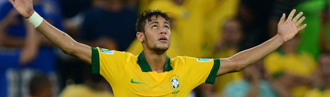 Neymar celebra tras marcar contra España
