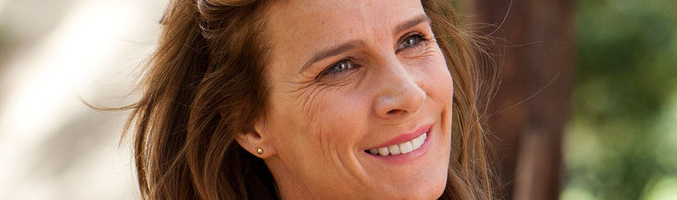 Rachel Griffiths es una de las protagonistas de 'Camp' de NBC