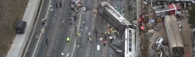 Estado en el que quedaron los vagones del tren tras el descarrilamiento