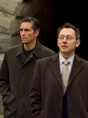 Michael Emerson y Jim Caviezel en 'Vigilados. Person of Interest'