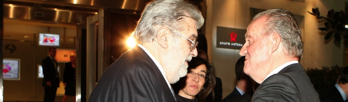 El rey saluda a José Manuel Lara en el 20º aniversario de Antena 3