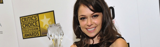 Tatiana Maslany con el premio Critics Choice