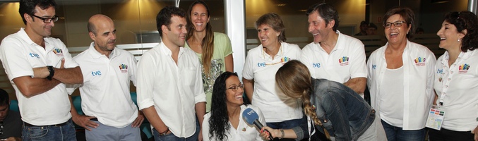 El equipo de TVE con algunos deportistas