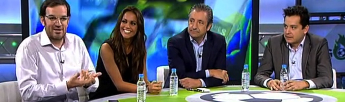 César G. Antón, Lara Álvarez, Josep Pedrerol y Mario López en el plató de 'Jugones' durante la rueda de prensa