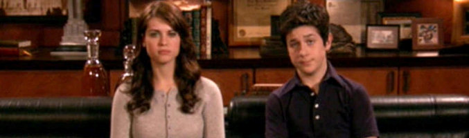 Lyndsy Fonseca y David Henrie como los hijos de Ted en &#39;Cómo conocí a vuestra madre&#39;