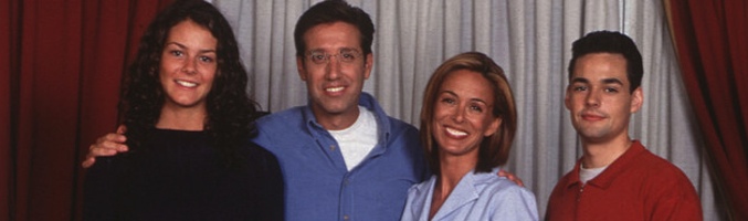 Emilio Aragón en 'Médico de familia' junto a otros actores de la serie (Telecinco, 1995-1999)