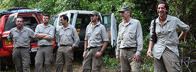 Adrien Brody en coche al fin del mundo discovery max