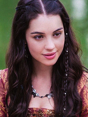 Adelaide Kane en 'Reign'