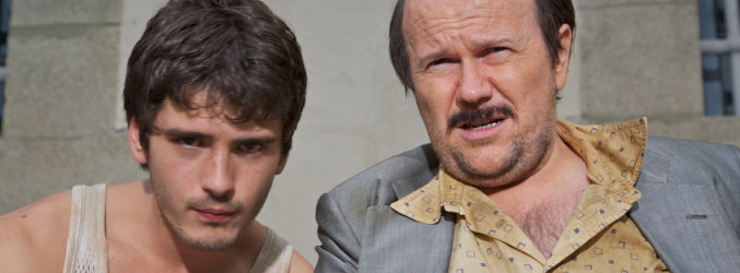 Yon González y Santiago Segura en "Torrente 4: Lethal Crisis"