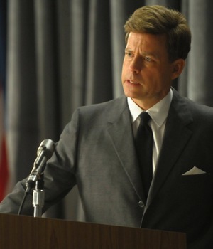 Greg Kinnear como JFK en 'Los Kennedy'