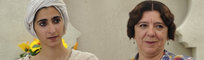 Alba Flores y Mari Carmen Sánchez en &#39;El tiempo entre costuras&#39;