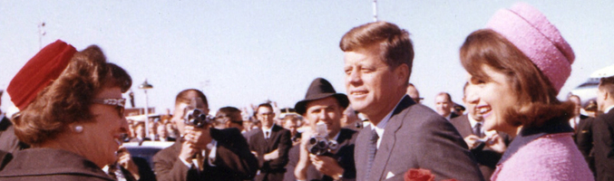 John F. Kennedy y su mujer Jackie Kennedy <span>Fuente: Canal Historia</span>