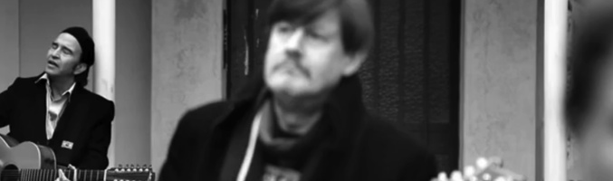 Los Secretos interpreta el tema musical "Cuéntame"