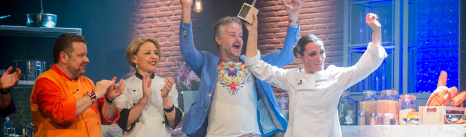 Begoña con el galardón de vencedora de 'Top Chef'
