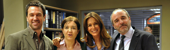 Imagen del rodaje de 'Los misterios de Laura' con la visita de Lydia Bosch