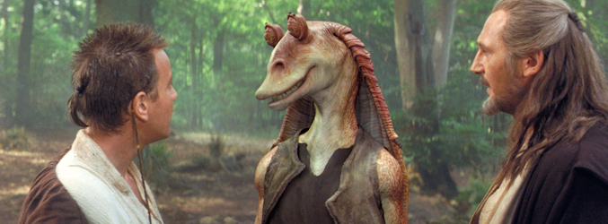 Obi-Wan Kenobi y Qui-Gonn Jinn con Jar Jar Binks en &quot;La amenaza fantasma&quot;