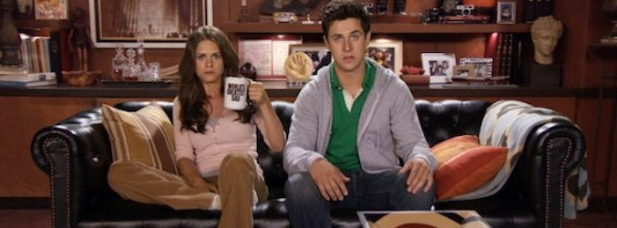 Lyndsy Fonseca y David Henrie son Penny y Luke