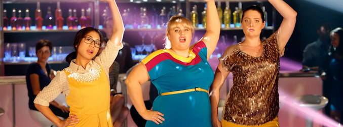 Liza Lapira, Rebel Wilson y Lauren Ash en 'Super Fun Night'
