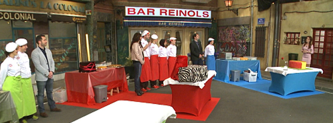 Los concursantes de &#39;Deja sitio para el postre&#39; en el plató de &#39;Aída&#39;