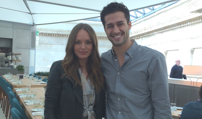Laura Haddock y Javier de Hoyos
